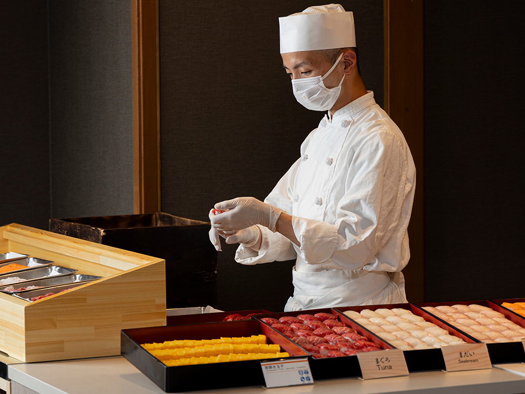 和食から中華、デザートなど様々な食事が楽しめるバイキングのお料理